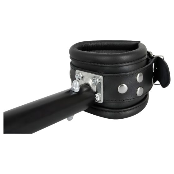 ZADO - rozpěrná tyč na nohy - černá