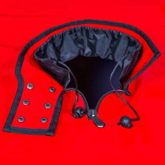 Secretdome - BDSM sexuální kabina s otvory (černá)